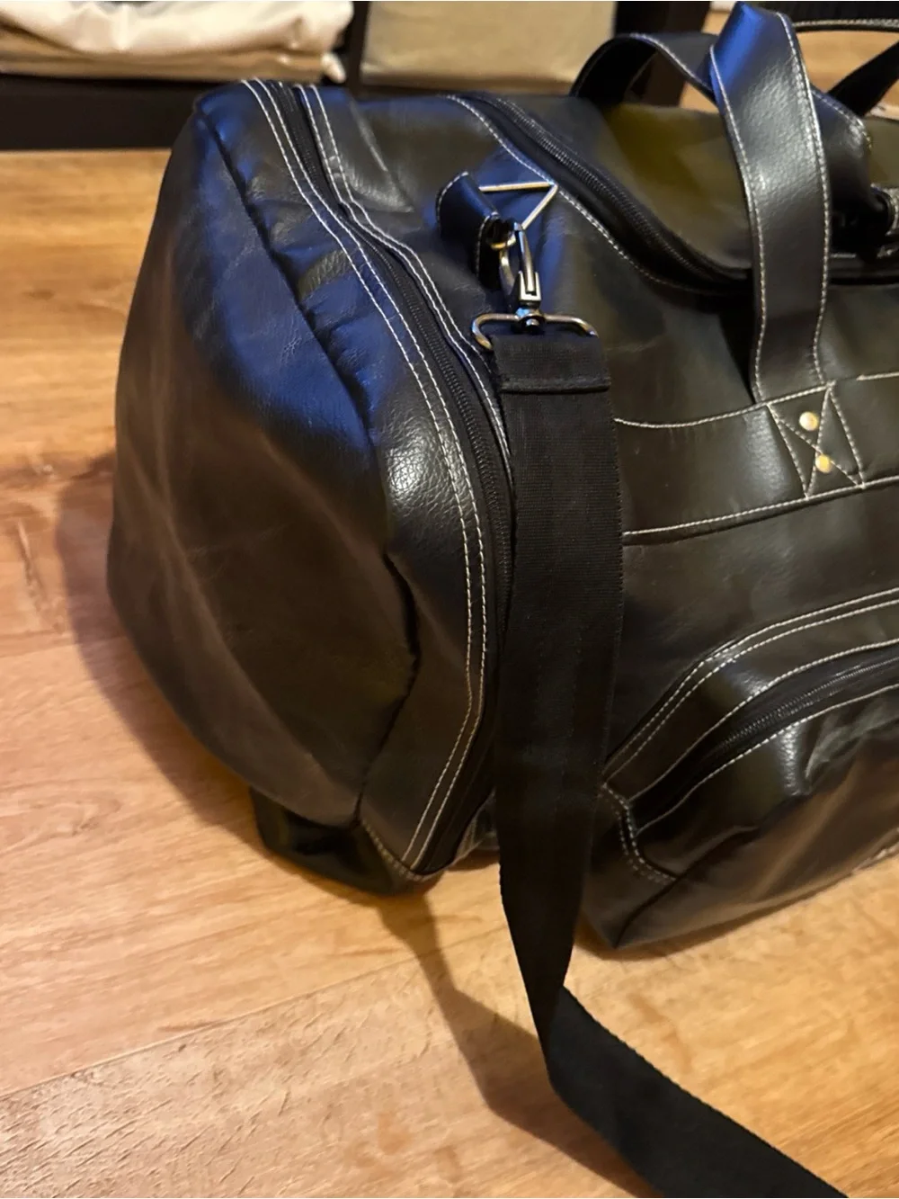 Official promotional Leather Bag With Caesar Palace Emblem Duffel Carry On Strap